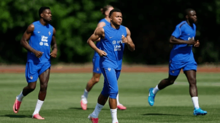Chế Độ Luyện Tập Của Mbappe: Bí Quyết Thể Lực Đỉnh Cao